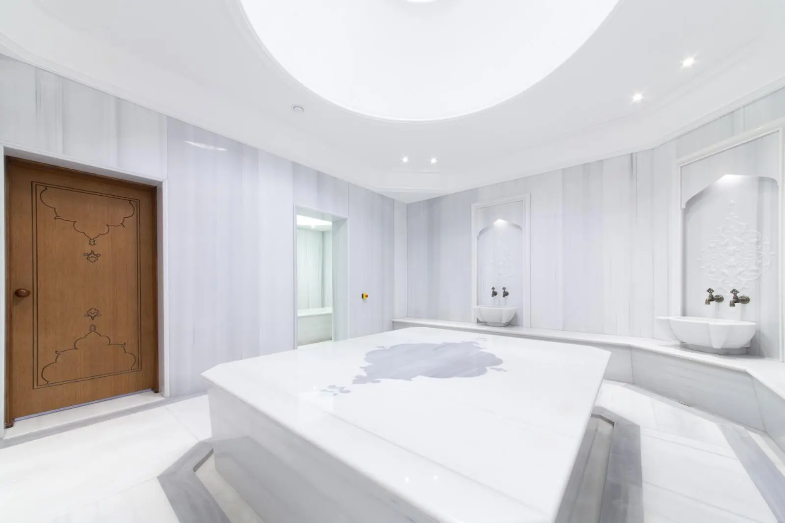 Kemerli nişli hamam iç mekânı